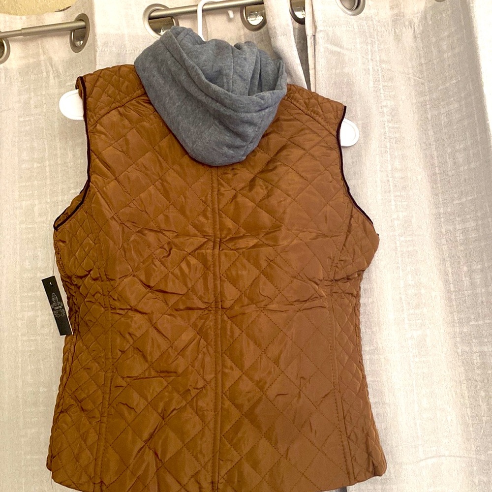 Women’s vest with tags (New)